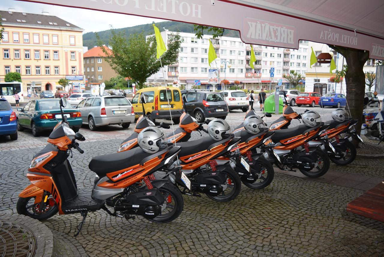Hotel Posta Decin Bagian luar foto
